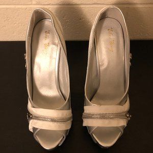 SIlver Show Story Zipper High Heels